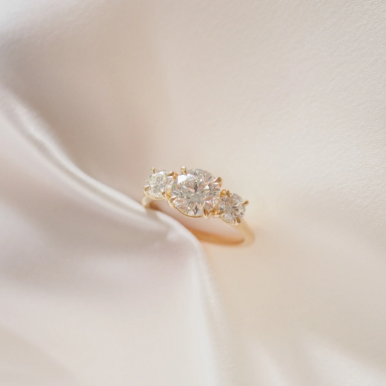 Amora ring